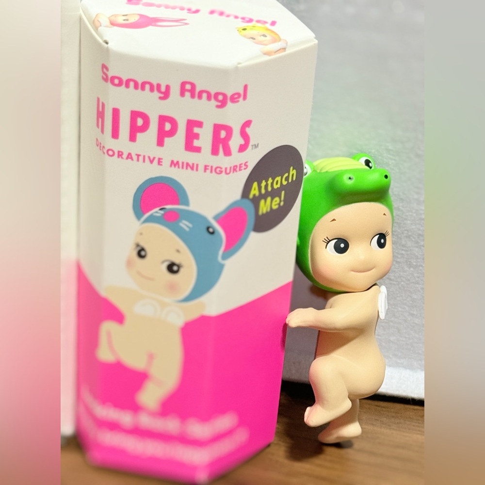 Sonny Angel Hippers Looking Back Series - Crocodile